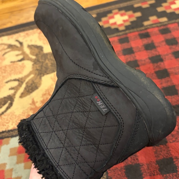 Women’s LL Bean Tek 2.5 winter suede boot - Picture 6 of 8